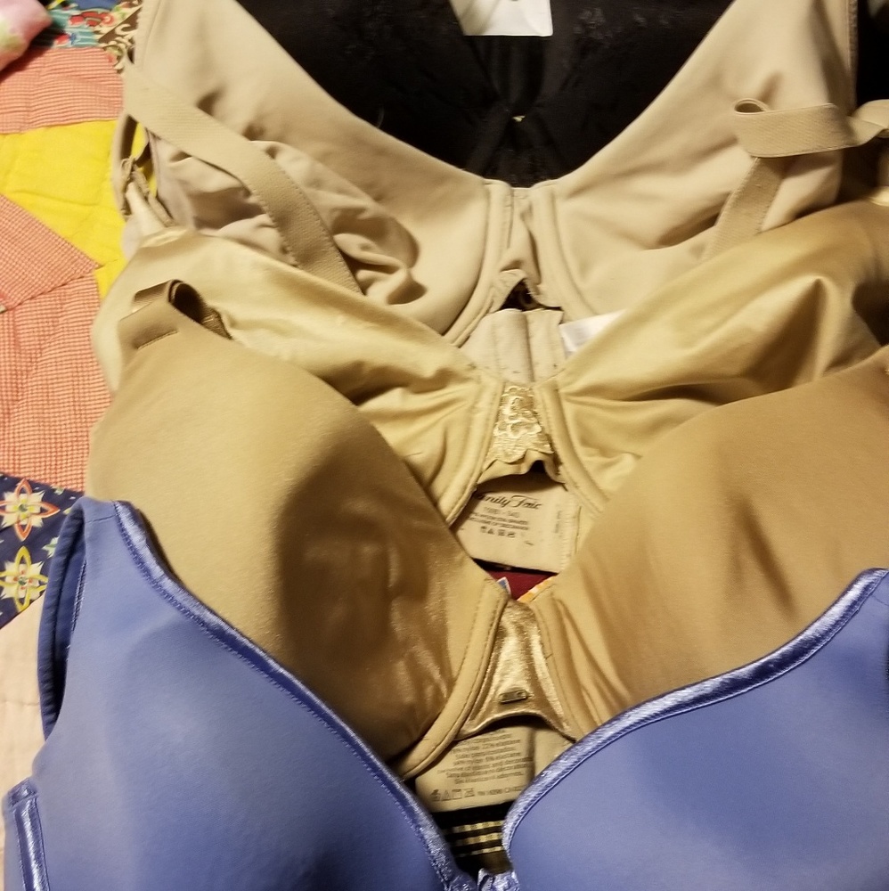 6 Bra's 34D